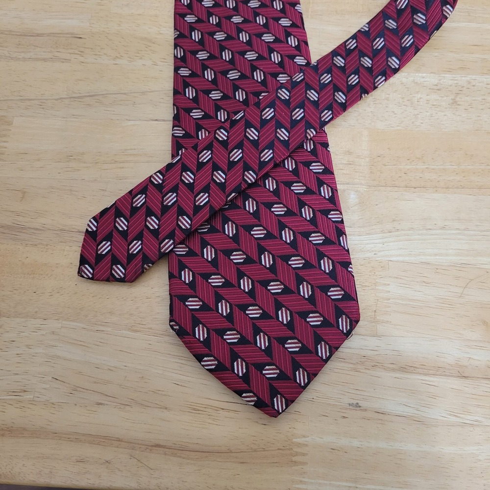 Robert Talbott Studio Silk Tie Red Geometric Chevron Hand Sewn USA Mens Necktie - Picture 4 of 8
